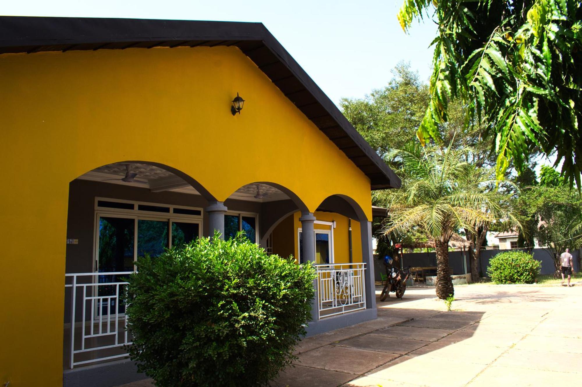Tree House Hostel Tamale 外观 照片
